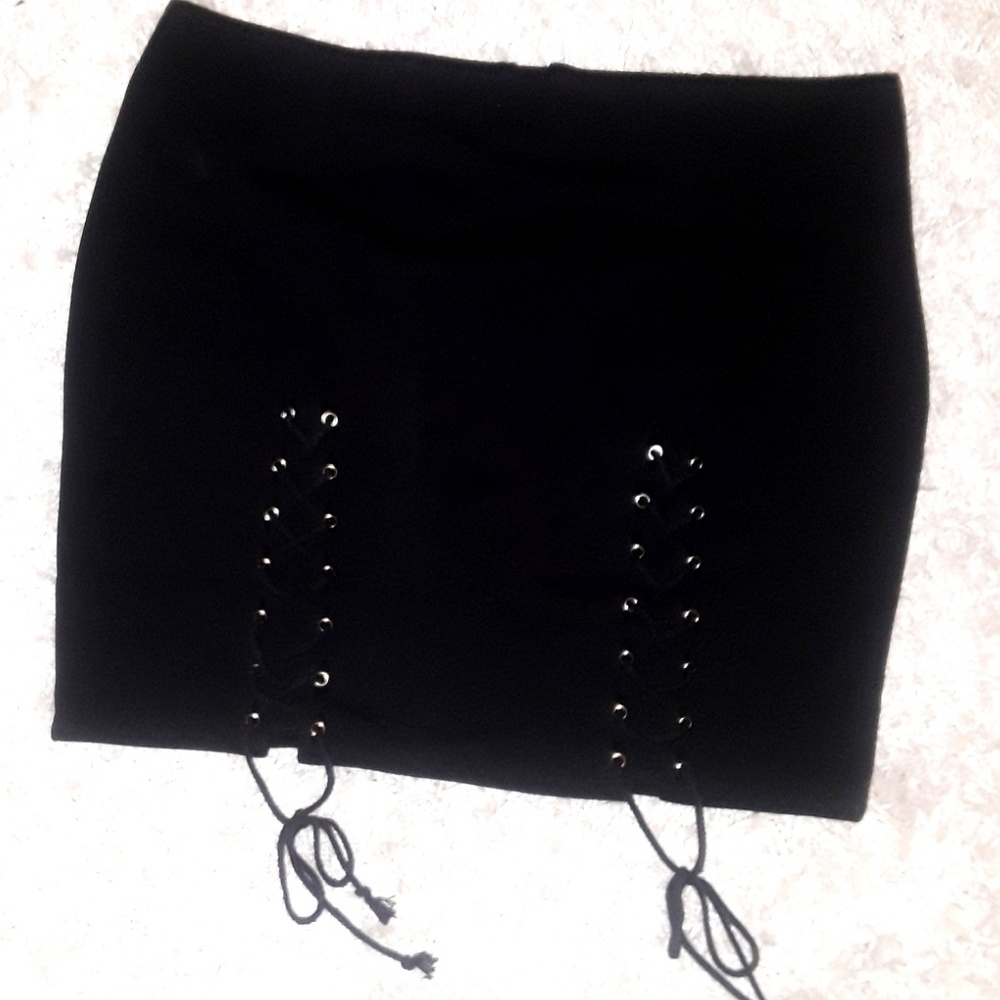 Forever21 Plus lace up skirt